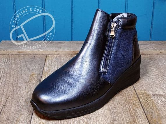 versatile 2E-4E 2V variable fit navy canvas summer shoe with pretty raised stitching and petal motif punching detail from an Db Easy b wide fit specialist near Basingstoke Hampshire.