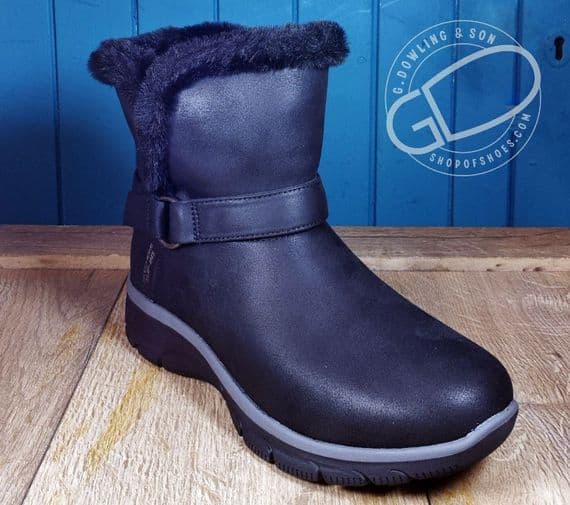 Footsoft  soft leather boot with stretch calf .Gloriously soft leather with cushioned cuff and easy on Velcro touch fastening. This shoe has everything a good comfortable shoe should have and with the easy style and history of the Hush Puppies brand. Available online or from our shop in Whitchurch Hampshire RG287HD positioned easily between Newbury and Winchester off the A34 and between Basingstoke and Andover right on the border of North Hampshire and Berkshire.