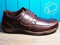 Hush Puppies Mens soft leather velcro shoe.Gloriously soft leather with cushioned cuff and easy on Velcro touch fastening. This shoe has everything a good comfortable shoe should have and with the easy style and history of the Hush Puppies brand. Available online or from our shop in Whitchurch Hampshire RG287HD positioned easily between Newbury and Winchester off the A34 and between Basingstoke and Andover right on the border of North Hampshire and Berkshire.