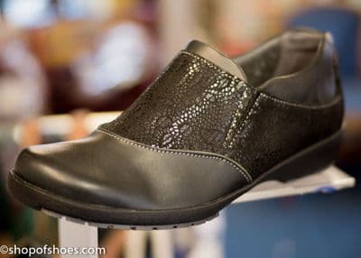 Jenna Ladies Comfort black slip on Shoe EE