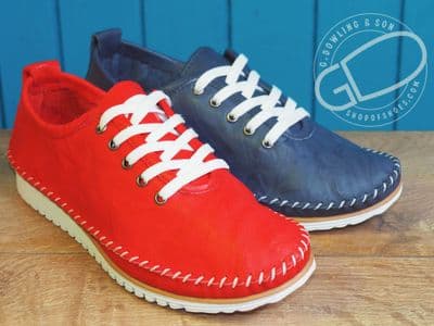 laced  soft leather light shoe