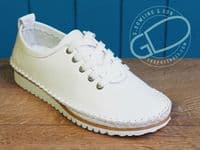 soft  leather bungee laced  shoe  with soft leather with cushioned lining a good comfortable shoe with a simple style  Available online or from our shop in Whitchurch Hampshire RG287HD positioned easily between Newbury and Winchester off the A34 and between Basingstoke and Andover right on the border of North Hampshire and Berkshire.