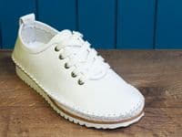 soft  leather bungee laced  shoe  with soft leather with cushioned lining a good comfortable shoe with a simple style  Available online or from our shop in Whitchurch Hampshire RG287HD positioned easily between Newbury and Winchester off the A34 and between Basingstoke and Andover right on the border of North Hampshire and Berkshire.