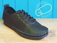 soft  leather bungee laced  shoe  with soft leather with cushioned lining a good comfortable shoe with a simple style  Available online or from our shop in Whitchurch Hampshire RG287HD positioned easily between Newbury and Winchester off the A34 and between Basingstoke and Andover right on the border of North Hampshire and Berkshire.