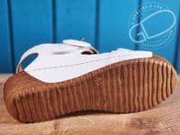 LAST PAIR Women's White Leather Sandal – Effortless Style with Clever Comfort