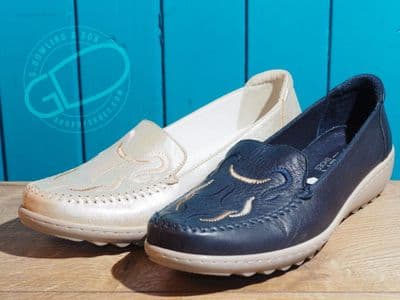 Perfect Women's leather summer moccasin