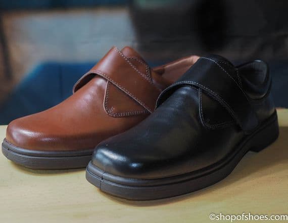 Reece DB Easyb extra wide extra deep 4E wide fit mens shoe Brown. Orthotic shoe recommended for diabetics and by chiropodists available from our shop in Whitchurch North Hampshire on the border of Berkshire outside Newbury, Winchester, Basingstoke and Andover in the picturesque town of Whitchurch Hampshire.