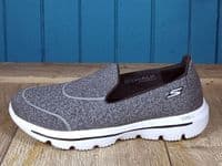 Skechers go walk available to try and buy from our shop on the Hampshire Berkshire border near Newbury, Winchester Andover and Basingstoke.