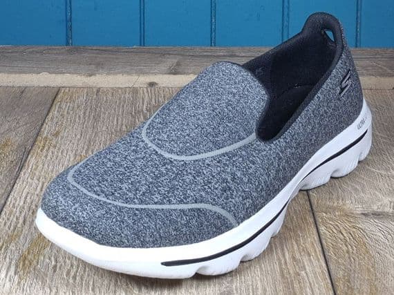 Skechers go walk available to try and buy from our shop on the Hampshire Berkshire border near Newbury, Winchester Andover and Basingstoke.