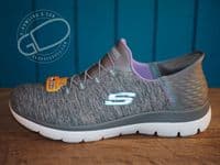 Skechers Expected Tomen in Navy available to try and buy from our shop on the Hampshire Berkshire border near Newbury, Winchester Andover and Basingstoke.