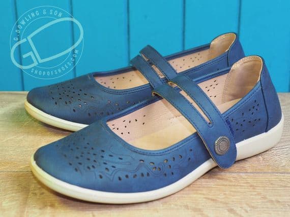 Great value comfortable stylish ladies sandals from CIPRIATA available to buy and collect from our Whitchurch Hampshire shop on the Hampshire Berkshire border on the A34 between Newbury and Winchester and Andover and Basingstoke.