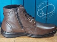 Cotswolds everyday waterproof leather laced boot.Cotswold are well known for their quality waterproof walking boots. Available from Whitchurch North Hampshire new Newbury Berkshire, Winchester Basingstoke and Andover