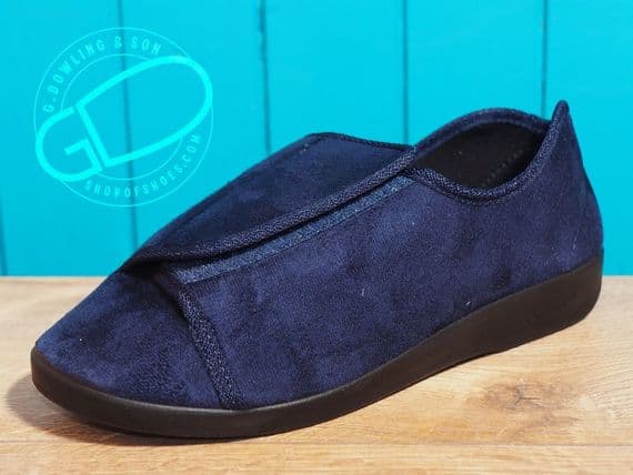 Peter padders, Wide opening mens slipper from Padders available in black or navy available online or from our Whitchurch shop on the Berkshire Hampshire border between Newbury, Winchester Basingstoke and Andover