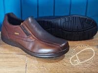 Lightweight modern take on a classic deep grip rubber sole country brogue shoe in lovely tan soft flexible leather Adaptive cushioned insole and flexible rubber sole for all available online or from our Whitchurch shop on the Hampshire Berkshire border.