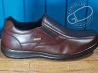 Lightweight modern take on a classic deep grip rubber sole country brogue shoe in lovely tan soft flexible leather Adaptive cushioned insole and flexible rubber sole for all available online or from our Whitchurch shop on the Hampshire Berkshire border.