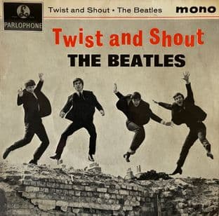 Beatles (The) - Twist And Shout EP (7") (VG-/VG-)