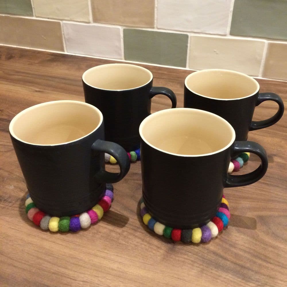 Set of four placemats and four coasters