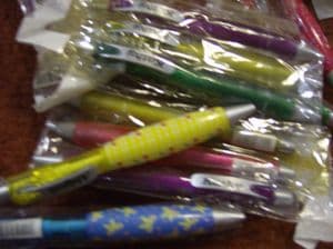 Named pens in  mix of 200 *.