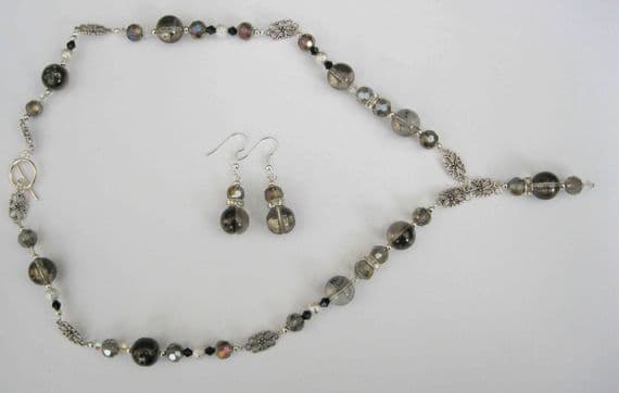 Black Elegant Sparkle Necklace
