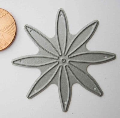 Britannia Dies - Chrysanthemum 44mm