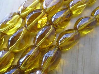 Glass Twist Beads - 13mm - Amber (13 beads)