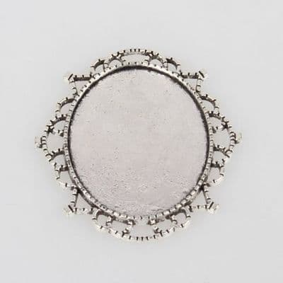 Vintage Oval Frame Cabachon Silver (1)