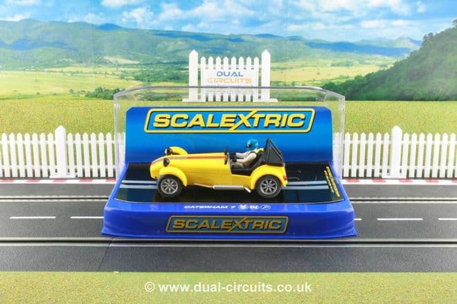 Scalextric C3425 Caterham 7 Collector Centre 1/1500