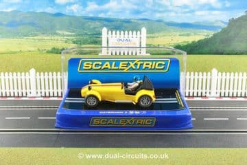 Scalextric C3425 Caterham 7 Collector Centre 1/1500
