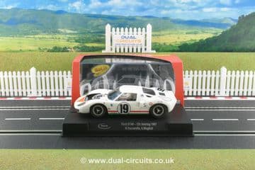 Slot It SICA18F Ford GT40 #19 12hr Sebring '67
