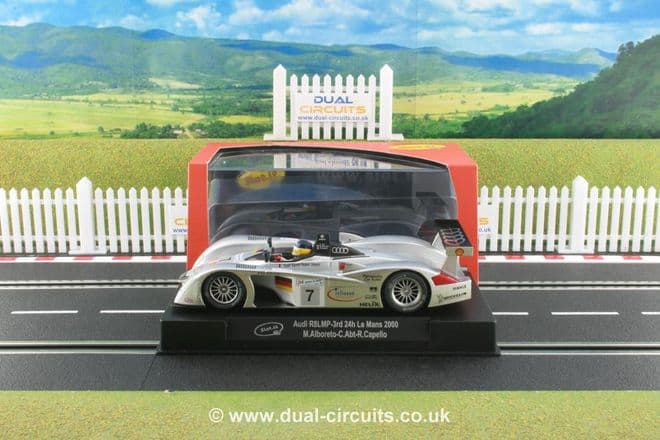 Slot It SICA33C Audi R8 LMP No.7 Le Mans 2000