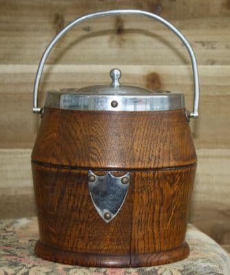 VINTAGE  WOOD & CHROME BISCUIT BARREL  (ADC2)