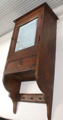 VINTAGE WOODEN  BATHROOM  OR KITCHEN MIRRORED WALL HANGING CABINET Ref: AJU19