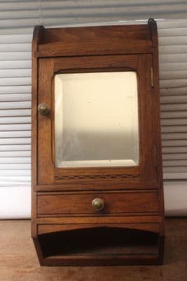 VINTAGE WOODEN  BATHROOM  OR KITCHEN MIRRORED WALL HANGING CABINET Ref: AJU23