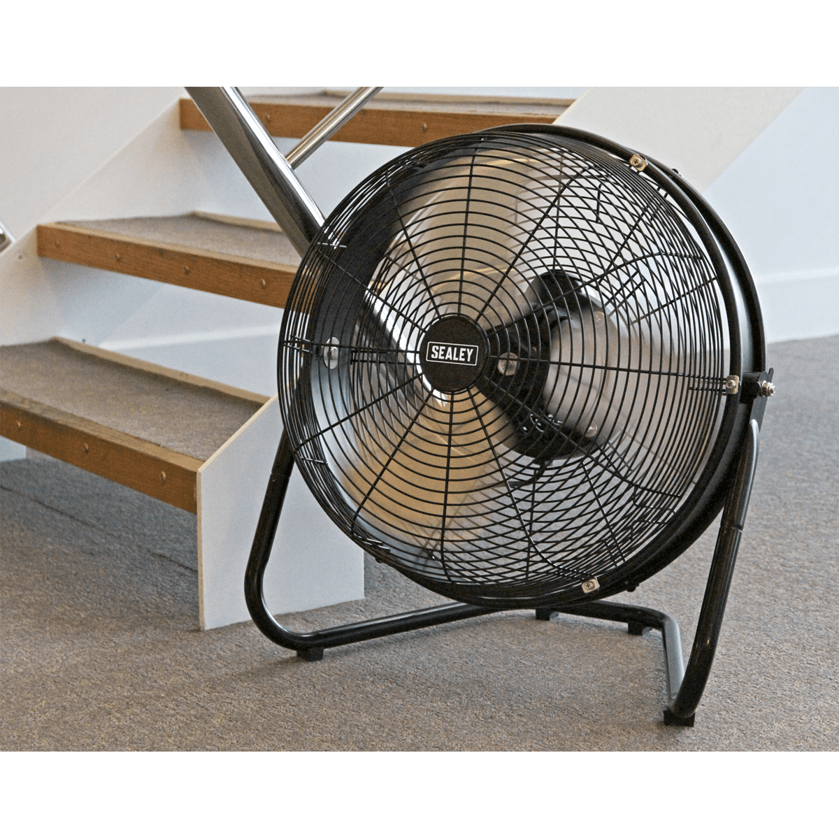 Industrial High Velocity Floor Fan with Internal Oscillation 18"