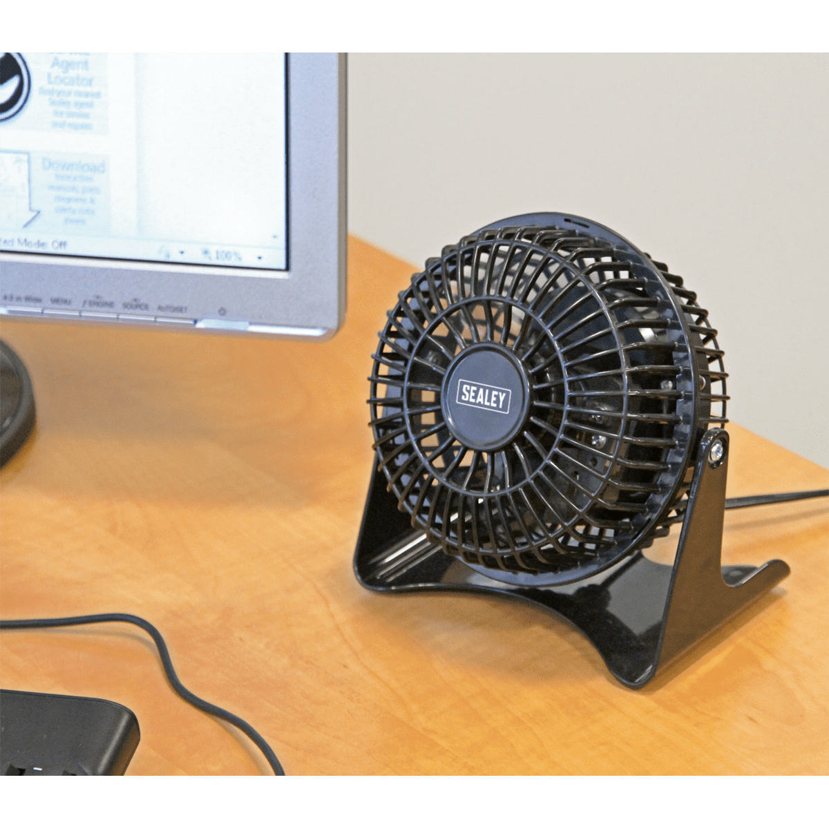 Desk Fan Mini 4" 230V