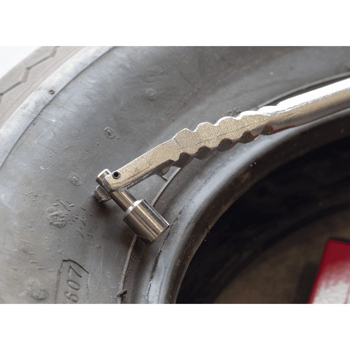 Tyre Valve Installer