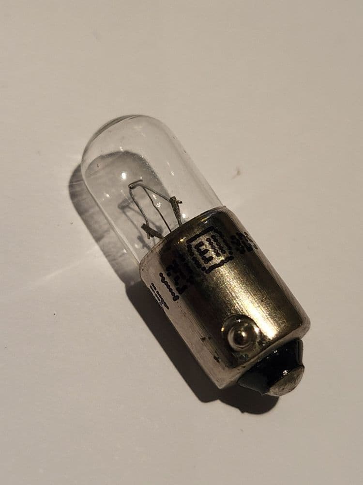 A SPEEDO BULB 12V 4 WATT