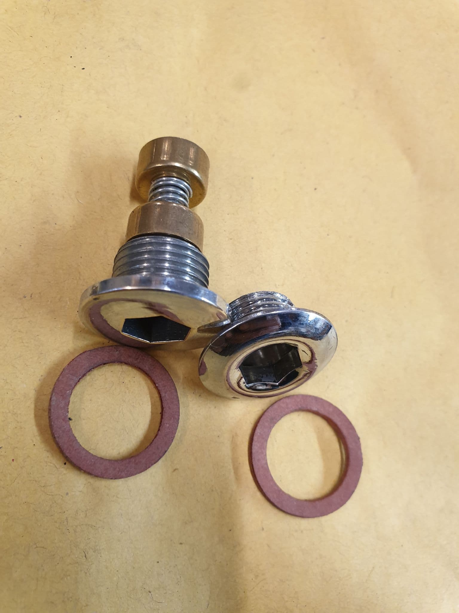 CASA LAMBRETTA OIL DRAIN PLUG AND LEVEL PLUG