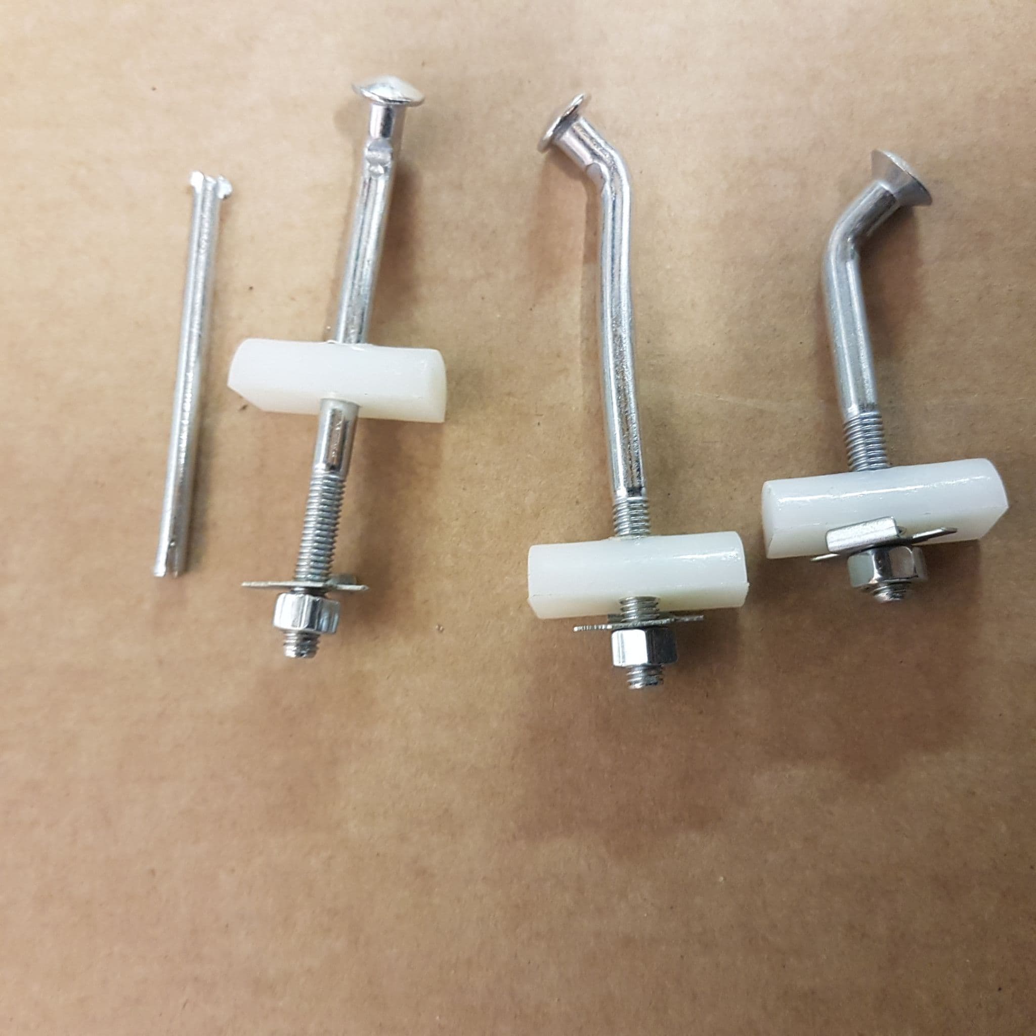 TOOLBOX TRUNNIONS AND DOOR PIN