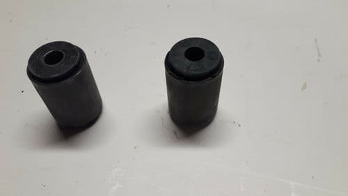BUSH FOR REAR SPRING EYE / PAIR / MBG MG BGT MGC V8 AHH6446