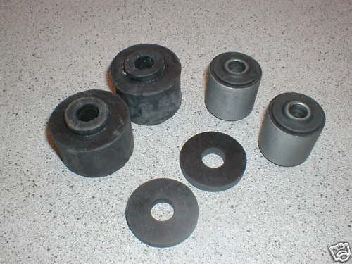 DIFFERENTIAL MOUNTING RUBBER SET SPITFIRE HERALD GT6 VITESSE 131796 117578