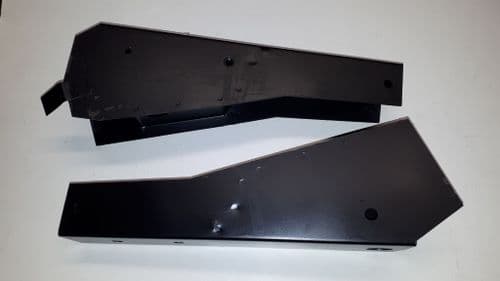 FRONT CHASSIS OUTRIGGERS PAIR TRIUMPH SPITFIRE & GT6 209398 209399