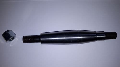 FRONT STUB AXLE SPITFIRE MK 3 / 4 /1500 UKC697