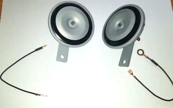 PAIR TWIN TERMINAL METAL HORNS 12V HIGH LOW TONE TRIUMPH MG BL GGE164 GGE165