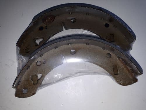 REAR BRAKE SHOE SET MG MGB GBS740