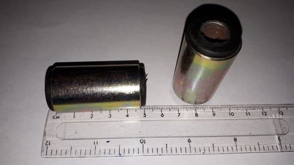 REAR SPRING EYE BUSH * PAIR * C8939A  TRIUMPH SPITFIRE HERALD GT6 VITESSE