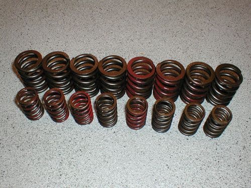 SINGLE VALVE SPRING SET OF 8 TRIUMPH HERALD 1200 13/60 CVS3234K 121251
