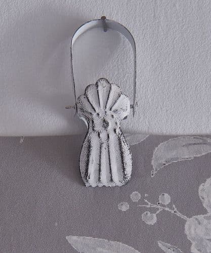 Antiqued French-style wall clip