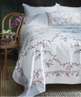 Broderie Vignes reversible throw