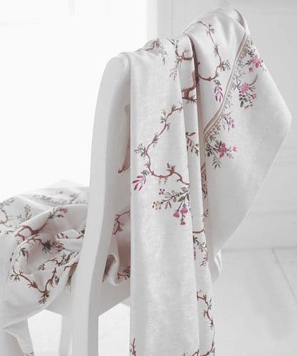 Broderie Vignes velvet throws & cushions